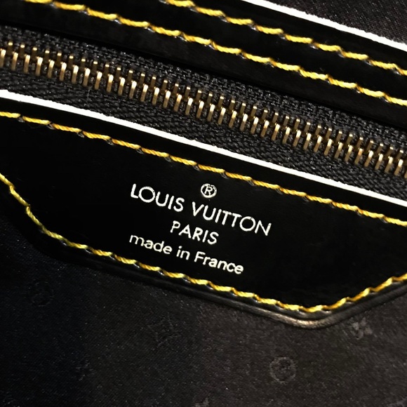 Louis Vuitton Suhali Noir Lockit PM Bag - Picture 10 of 14